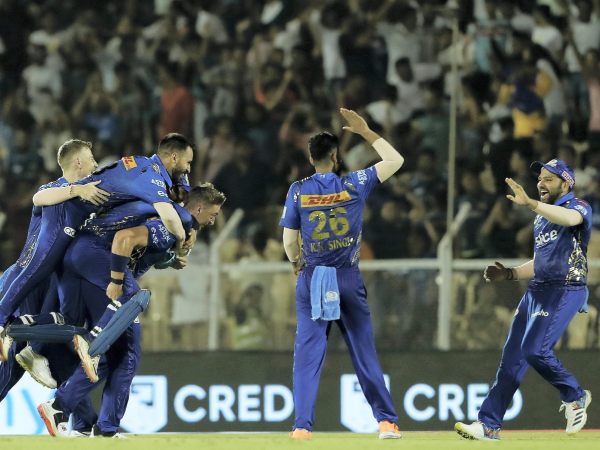 ಸ್ಟ್ಯಾಂಡ್‌ಗಳ ಅನುಗುಣವಾಗಿ ಟಿಕೆಟ್ ಬೆಲೆಗಳು