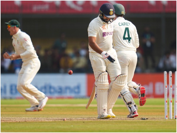 Ind Vs Aus 3rd Test: Team India Coach Rahul Dravid Insepcts Indore Picth During Lunch