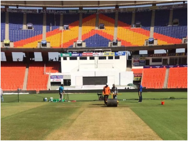 ಸಾಮಾನ್ಯ ಪಿಚ್ ನಿರ್ಮಾಣ ಸಾಮಾನ್ಯ ಪಿಚ್ ನಿರ್ಮಾಣ