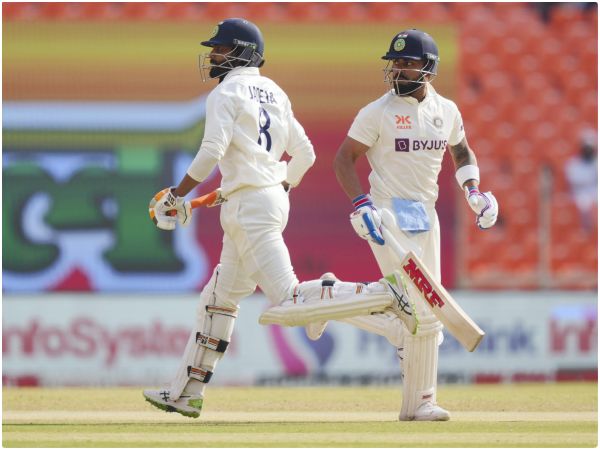 ಇತ್ತಂಡಗಳ ಆಡುವ ಬಳಗ