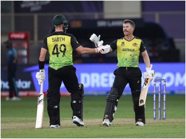 IND Vs AUS 1st ODI: David Warner Play Cricket In Mumbai Streets : Video Went Viral 