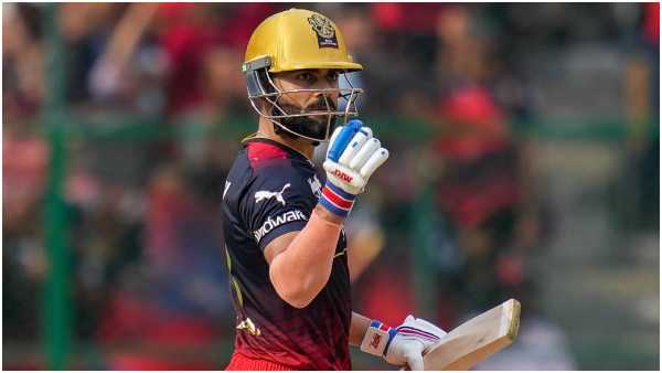 Virat Kohli Didnt Shake Hand With Ganguly 