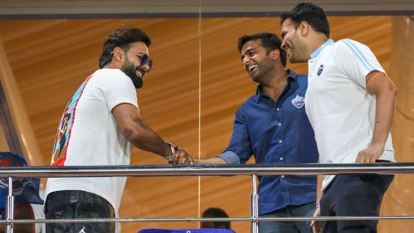 Rishabh Pant Climbed The Stairs Without Anyones Help