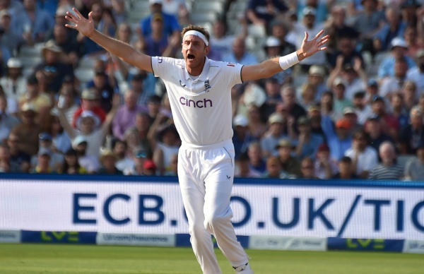 Stuart Broad bowling