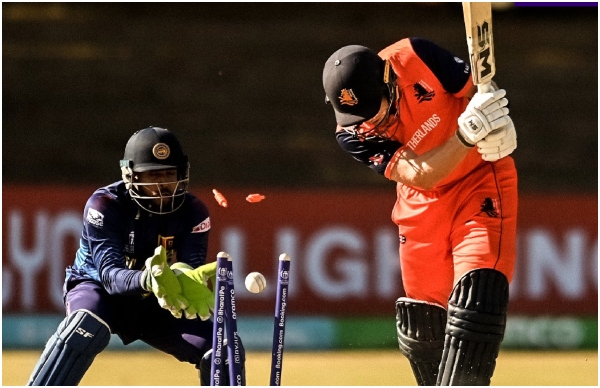 Sri lanka on by 21 runs against Netherlands