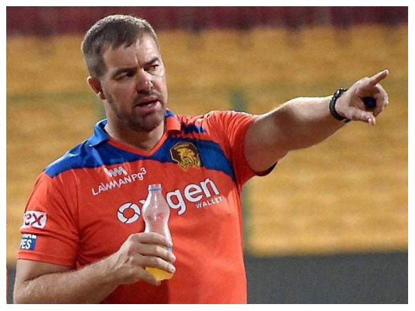 Zimbabwe cricket legend Heath Streak dies at the age of 49