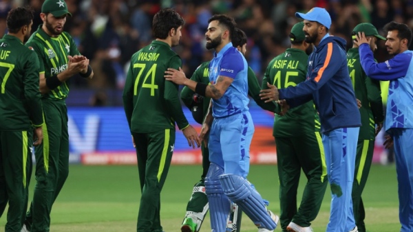 Cricket World Cup Trophy Reached Worlds 7th Wonder Taj Mahal