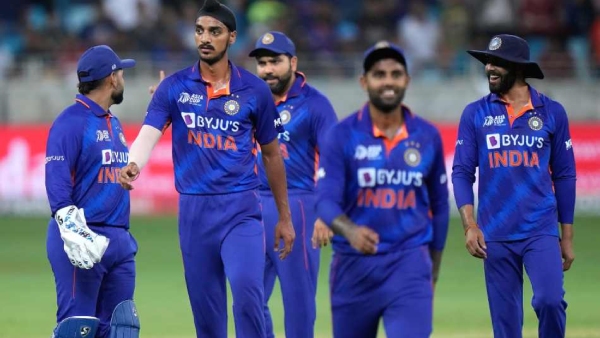 sanjay-bangar-names-his-15-member