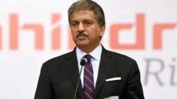Netizens Demand Anand Mahindra Gift SUV to Mohammed Siraj Instead of Just Praising