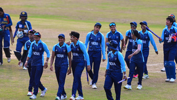 smriti-mandanas-emotional-reaction-after-winning-gold-medal-at-the-asian-games-2023