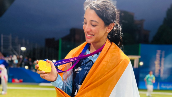 smriti-mandanas-emotional-reaction-after-winning-gold-medal-at-the-asian-games-2023