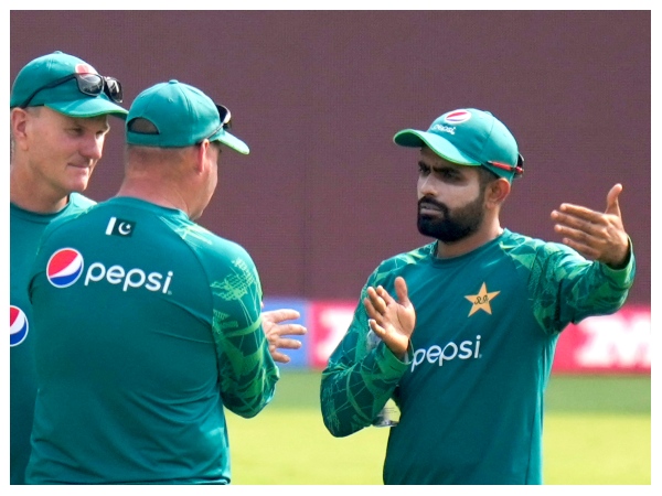 World cup: Aakash Chopra backs Babar Azam said Pakistan are losing not only because of him