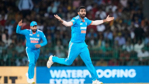 Indian Pacer Jasprit Bumrah Again Proved He Is Best In Power Play Indian Pacer Jasprit Bumrah Again Proved He Is Best In Power Play