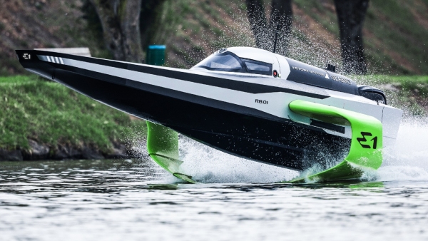 Team India Chasing Star Virat Kohli Joins E1 Raceboat Championship Team India Chasing Star Virat Kohli Joins E1 Raceboat Championship