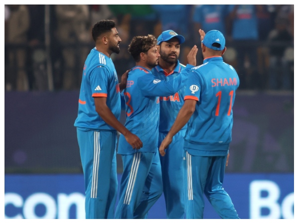 Ind vs Eng: Team India reached Lucknow receives traditional welcome with stringes of pearls: video