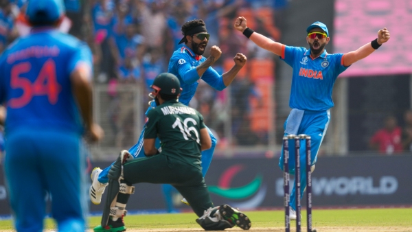 Ind vs Pak: Virat Kohli Teases Rizwan with Imaginary Watch Amidst Time-Wasting theatrics