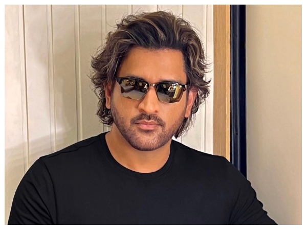 MS Dhoni vintage look with long hairs: Photos goes viral on social media