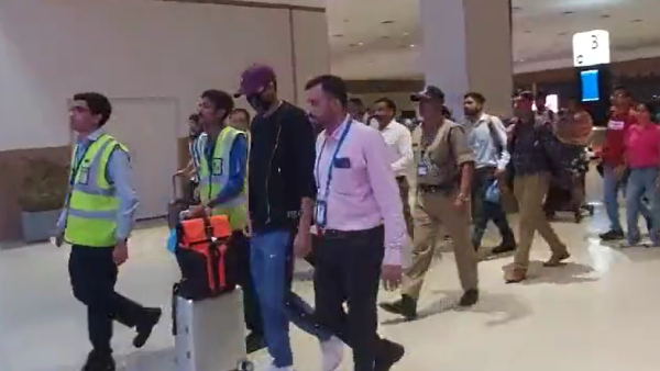 shubman-gill-landed-in-ahmedabad