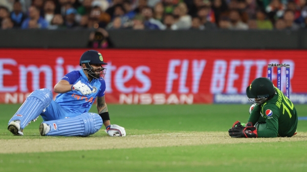 virat-kohlis-t20-world-cup-gloves