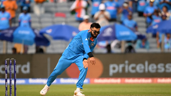 kohli-bowling-after-6-years-video-goes-viral