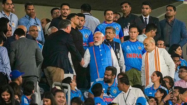 pm-modi-visits-team-indias-dressing-room
