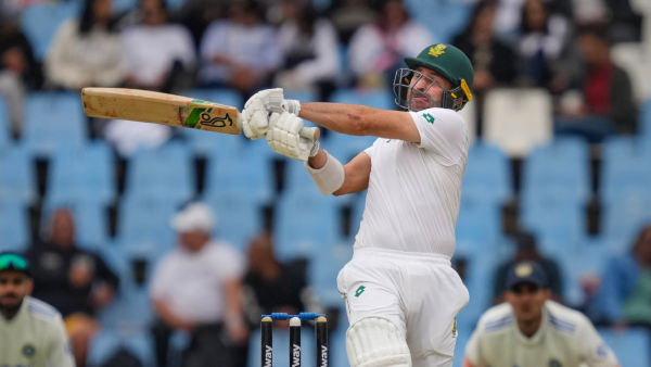 After the announcement of retirement, Dean Elgar fights alone