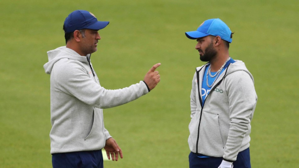 Dhoni, Pant who played tennis in Dubai