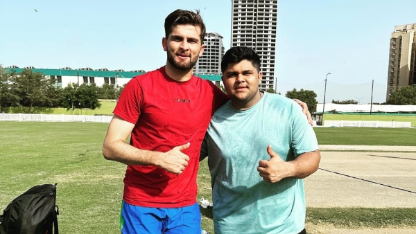 Dad is super fit than son.. Pakistani player is in the news due to his body