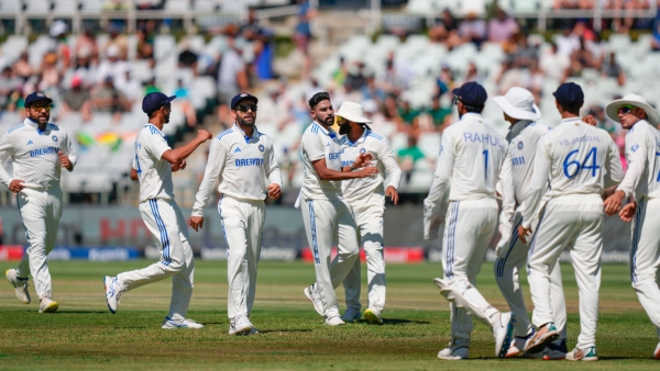 IND vs SA 2nd Test: Mohammed Siraj Took 6 Wickets And South Africa All-out For 55 Runs in 1st Innings