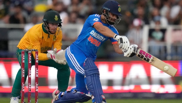 Team India star player Rinku Singh’s Father delivers LPG Cylinders, video goes viral 