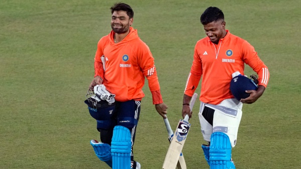 Team India star player Rinku Singh’s Father delivers LPG Cylinders, video goes viral 