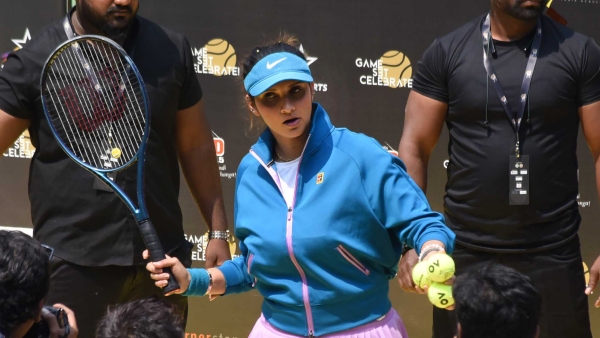 Who is the third wife of Shoaib Malik?, Did Sania Mirza know about this marriage?