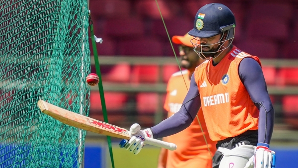Virat Kohli preparing to play a big innings in the second Test