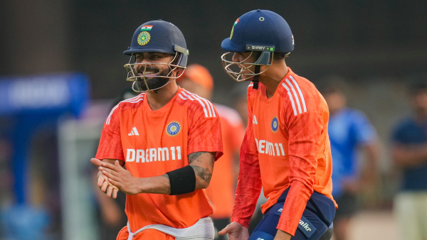 Video Viral: Virat Kohli Produces Incredible Fielding Efforts to Thrill Bengaluru Crowd Video Viral: Virat Kohli Produces Incredible Fielding Efforts to Thrill Bengaluru Crowd