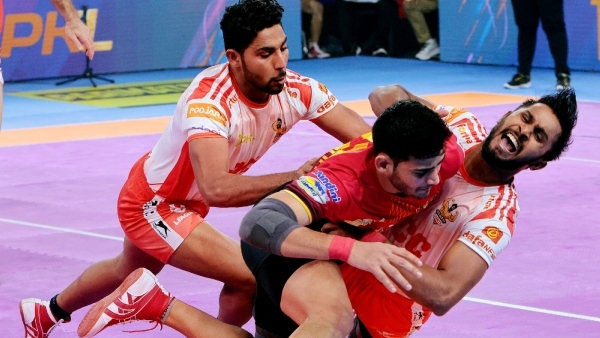 Pro Kabaddi: Bulls playoff dream dashed: Gujarat enter next stage 