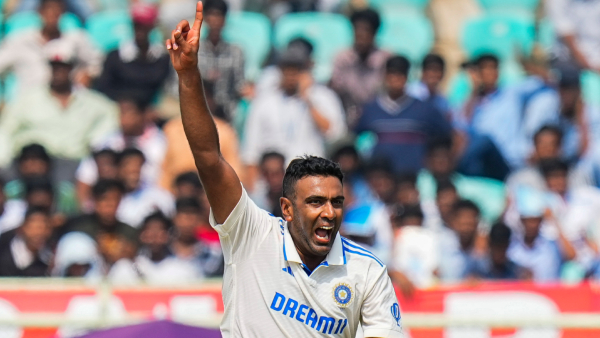 Ravichandran Ashwin Makes Test Cricket History: Becomes 2nd Indian to Take 500 Wickets