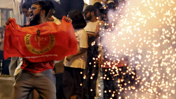 WPL 2024 Team india star player Kumble Kohli couldn t do it how Mandhana script history for RCB