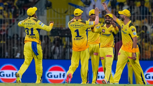 IPL 2024 Best catch by two CSK Fielder s viral video