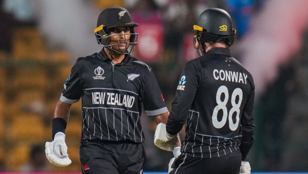 Neither Dhoni Nor Jadeja Aakash Chopra Names This Player As the Most Valuable Player for CSK in IPL