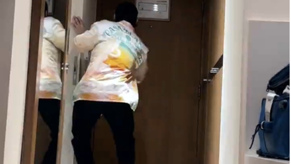 Darna Mana Hai Ishaan was shocked to see his image Watch the complete video here