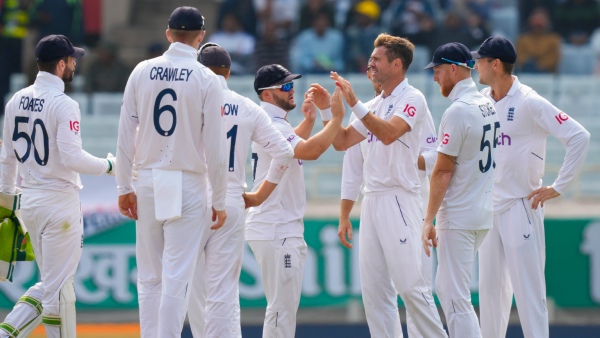England s fastest bowler who wrote the world record 700 wickets