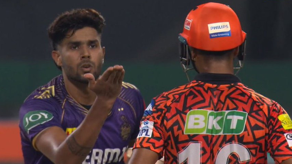 Mayank Agarwal Hitman gave flying kiss to Mayank Agarwal