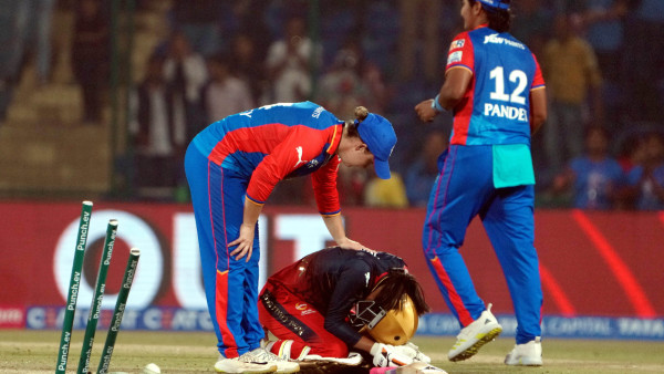 WPL 2024 RCB Shock Defeat Against Delhi Capitals Richa and Shreyanka Were in Tears On the Field