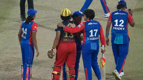 WPL 2024 RCB Shock Defeat Against Delhi Capitals Richa and Shreyanka Were in Tears On the Field