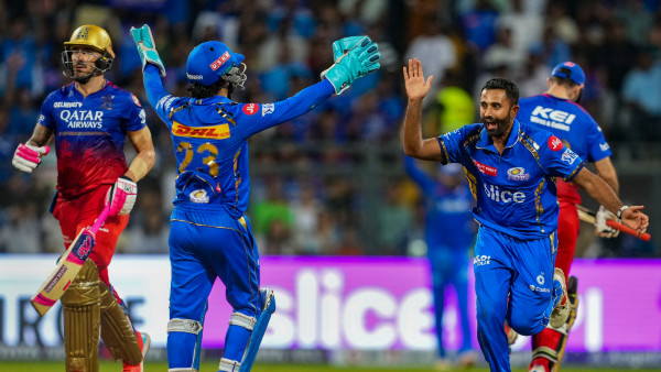 RCB vs MI IPL 2024 RCB Fans Hilariously Troll Glenn Maxwell After Failure Against Mumbai Indians