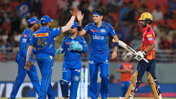 IPL 2024 Mumbai Indians captain Hardik Pandya fined Rs 12 lakhs After Match Against Punjab Kings