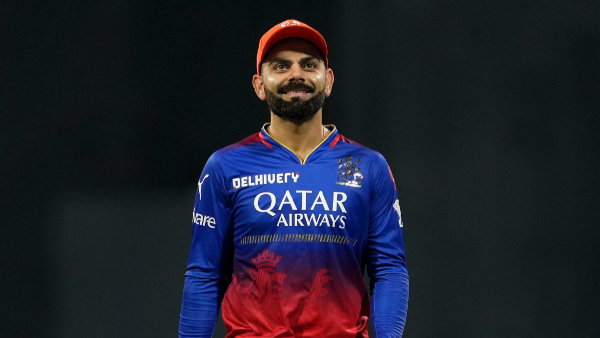MI vs RCB IPL 2024 Virat Kohli Disappointed with Fans Booing at Hardik Pandya what happened next