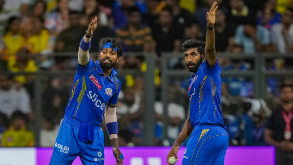 MI vs CSK Worst captaincy I ve Ever Seen Sunil Gavaskar Lashes Out At Hardik Pandya