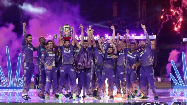 SRH vs KKR Final IPL 2024 Shah Rukh Khan Kissed Gautam Gambhir Forehead SRH vs KKR Final IPL 2024 Shah Rukh Khan Kissed Gautam Gambhir Forehead