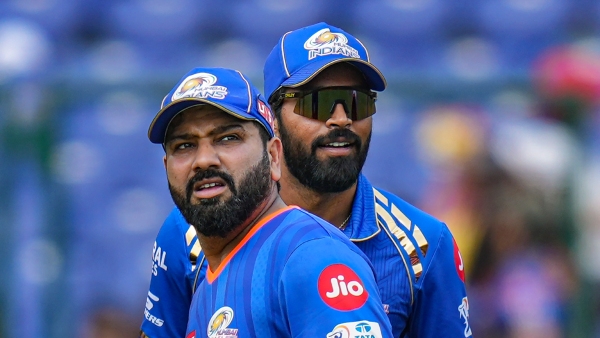 Mumbai Indians Team Divided Rohit Sharma Suryakumar Kept Distance from Hardik Pandya